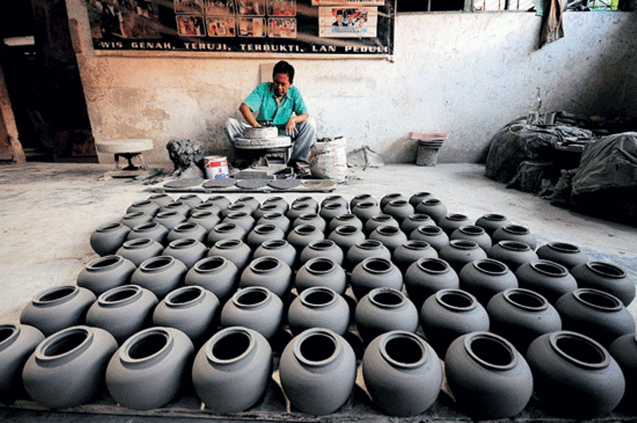 Daerah Pengrajin Keramik Klampok
