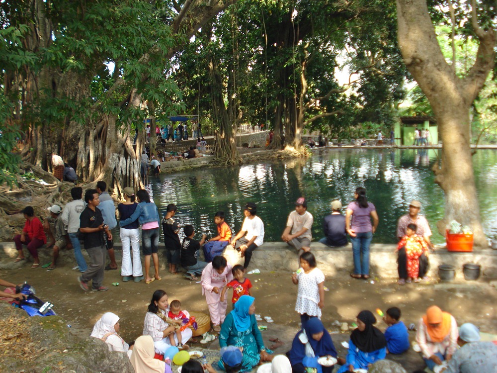 Upacara Bersih Sendang Sinongko