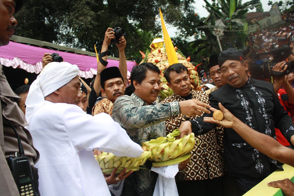 Upacara Bersih Desa Tanjungsari